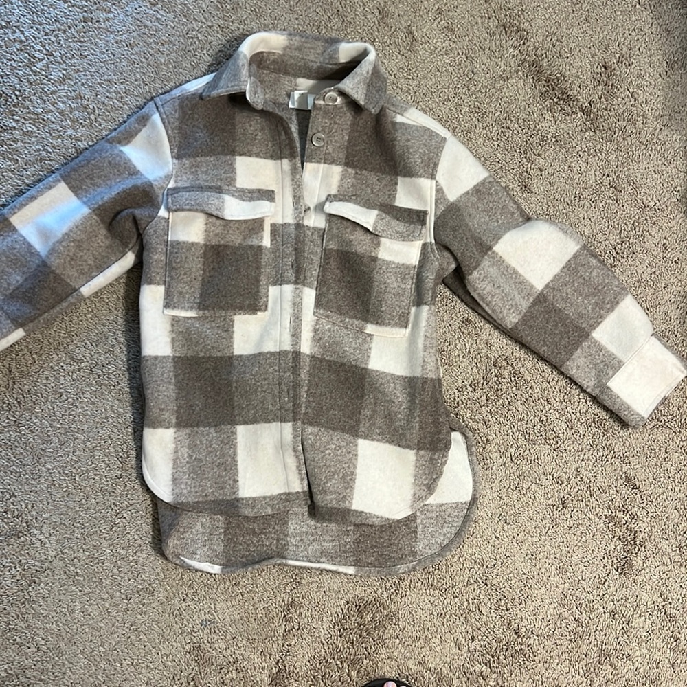 H&M oversized beige plaid Shacket in size XS! Top condition